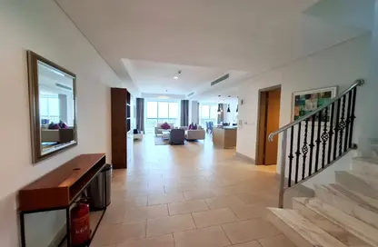 Penthouse - 2 Bedrooms - 3 Bathrooms for rent in Viva West - Viva Bahriyah - The Pearl Island - Doha