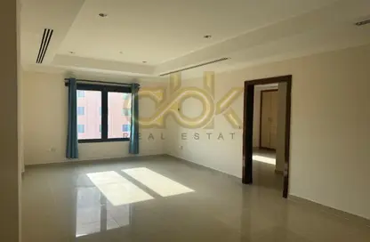 Apartment - 1 Bedroom - 2 Bathrooms for rent in West Porto Drive - Porto Arabia - The Pearl Island - Doha