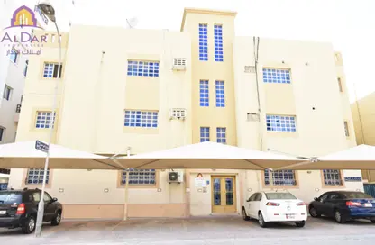 Apartment - 3 Bedrooms - 2 Bathrooms for rent in Al Muntazah - Doha
