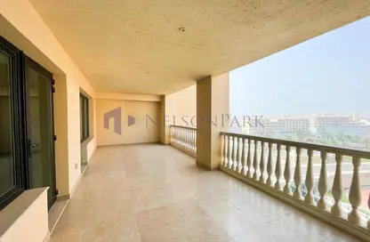 Apartment - 2 Bedrooms - 3 Bathrooms for rent in Tower 10 - Porto Arabia - The Pearl Island - Doha