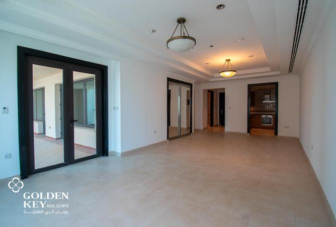 987896 - Property Image 2