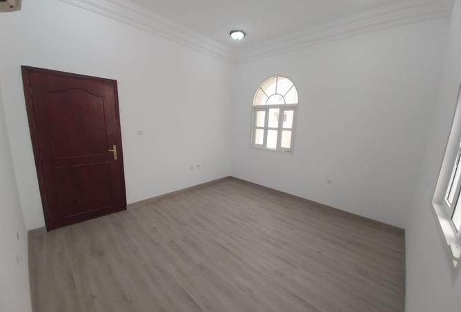 925852 - Property Image 2