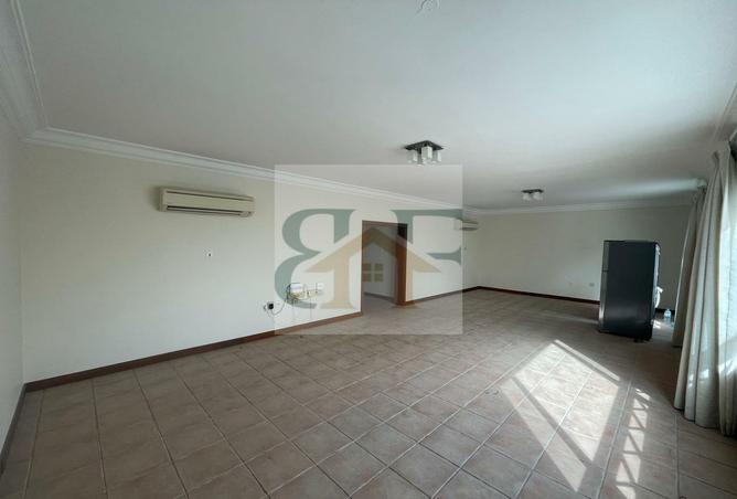 981201 - Property Image 2