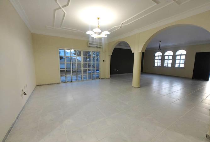 935419 - Property Image 3