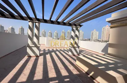 شقة - 2 غرف نوم - 3 حمامات للايجار في فيفا بحرية - جزيرة اللؤلؤة - الدوحة