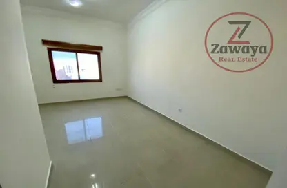 Empty Room image for: Office Space - Studio - 2 Bathrooms for rent in Al Nasr Street - Al Nasr - Doha, Image 1