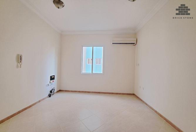 904655 - Property Image 2