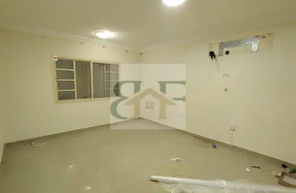 Apartment - 2 Bedrooms - 2 Bathrooms for rent in Al Mansoura - Al Mansoura - Doha