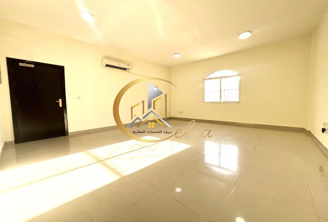 940238 - Property Image 2