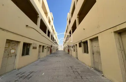 Labor Camp - Studio - 7+ Bathrooms for rent in Al Kheesa - Al Kheesa - Umm Salal Mohammed