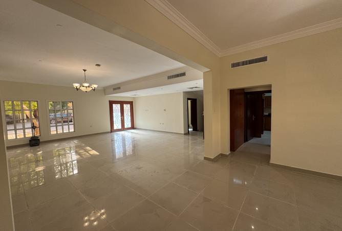 949579 - Property Image 2