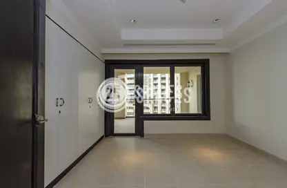 Apartment - 2 Bedrooms - 3 Bathrooms for sale in West Porto Drive - Porto Arabia - The Pearl Island - Doha