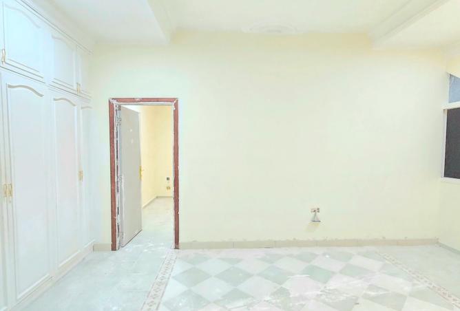 985866 - Property Image 2