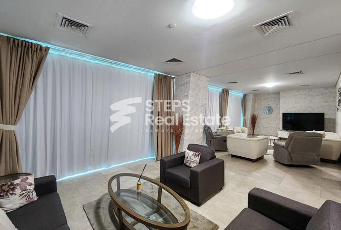 976848 - Property Image 2