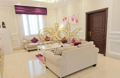 Villa - 6 Bedrooms - 7+ Bathrooms for sale in Al Dafna - Al Dafna - Doha