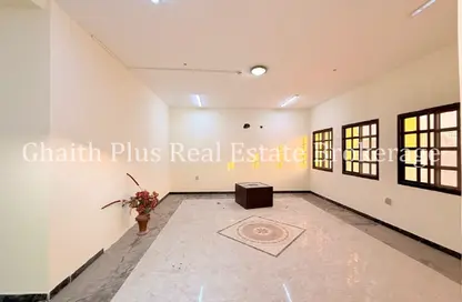 Villa - 5 Bedrooms - 7 Bathrooms for rent in Al Nuaija Street - Al Nuaija - Doha