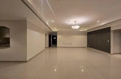 Apartment - 2 Bedrooms - 3 Bathrooms for rent in West Porto Drive - Porto Arabia - The Pearl Island - Doha