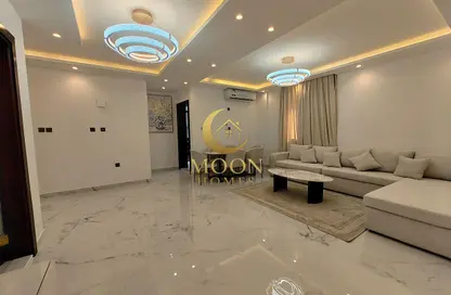 Apartment - 2 Bedrooms - 2 Bathrooms for rent in Jaidah Square - Umm Ghuwalina - Umm Ghuwailina - Doha