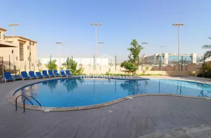 صورة لـ حوض سباحة فيلا - 5 غرف نوم - 7 حمامات للايجار في أسباير زون - الوعب - الدوحة ، صورة رقم 1