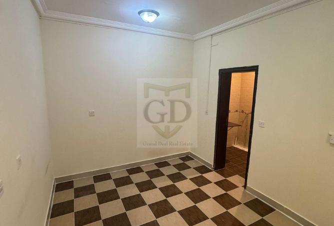 1002916 - Property Image 2