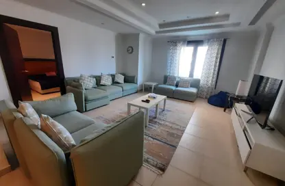 Apartment - 1 Bedroom - 2 Bathrooms for rent in Tuscan Tower - Porto Arabia - The Pearl Island - Doha