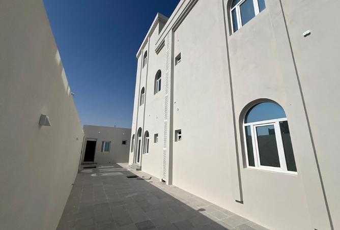 950327 - Property Image 2