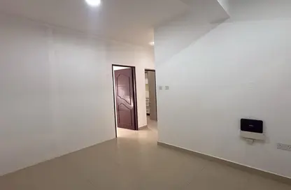 Apartment - 3 Bedrooms - 2 Bathrooms for rent in Anas Street - Fereej Bin Mahmoud North - Fereej Bin Mahmoud - Doha