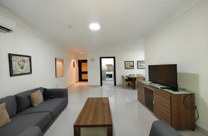Apartment - 2 Bedrooms - 2 Bathrooms for rent in Umm Ghwailina Comm - Umm Ghuwalina - Umm Ghuwailina - Doha