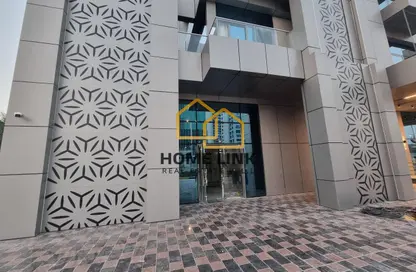 Shop - Studio - 2 Bathrooms for rent in Marina Tower 02 - Marina District - Lusail
