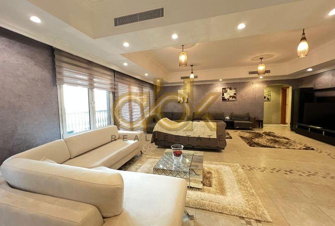 985228 - Property Main Image