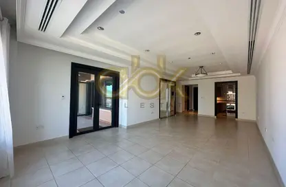 Apartment - 2 Bedrooms - 3 Bathrooms for rent in East Porto Drive - Porto Arabia - The Pearl Island - Doha