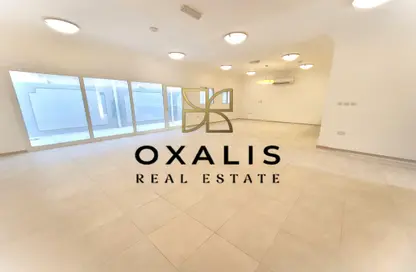 Villa - 4 Bedrooms - 6 Bathrooms for rent in Umm Al Seneem Street - Ain Khaled - Doha