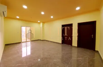 Apartment - 2 Bedrooms - 3 Bathrooms for rent in Al Nasr Street - Al Nasr - Doha