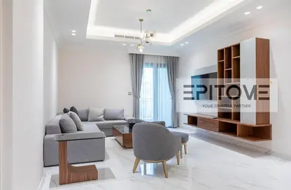 Apartment - 2 Bedrooms - 2 Bathrooms for rent in Floresta Gardens - The Pearl Island - Doha