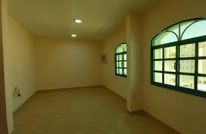 Apartment - 2 Bedrooms - 2 Bathrooms for rent in Al Mansoura - Al Mansoura - Doha