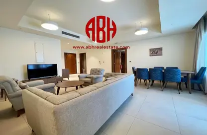 Living / Dining Room image for: Apartment - 3 Bedrooms - 5 Bathrooms for rent in Marina Tower 23 - Marina District - Lusail, Image 1