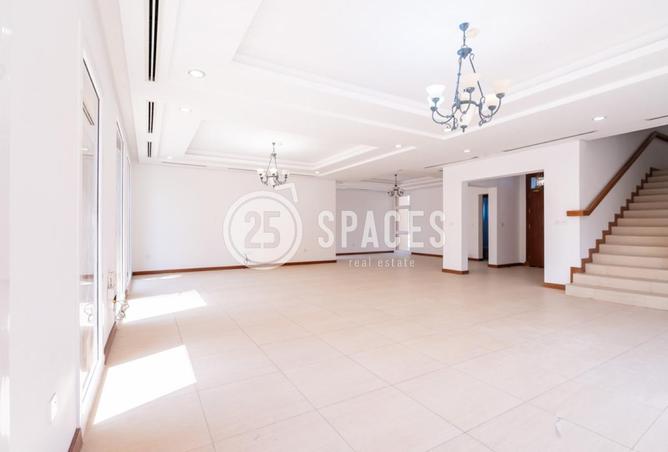 988254 - Property Image 2