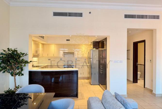 983704 - Property Image 2