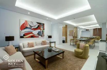 Apartment - 2 Bedrooms - 3 Bathrooms for rent in Floresta Gardens - Floresta Gardens - The Pearl Island - Doha