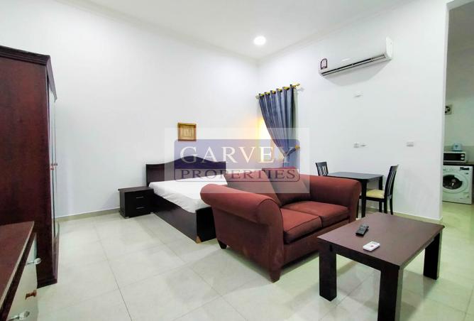 904818 - Property Image 2