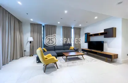 Living Room image for: Apartment - 2 Bedrooms - 3 Bathrooms for rent in Baraha North 2 - Baraha North Apartments - Msheireb Downtown Doha - Doha, Image 1