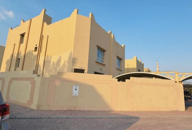 983690 - Property Image 2