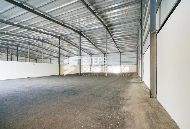 Warehouse - Studio for rent in East Industrial Street - Birkat Al Awamer - Al Wakra