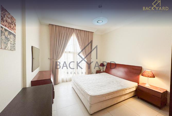 932275 - Property Image 2