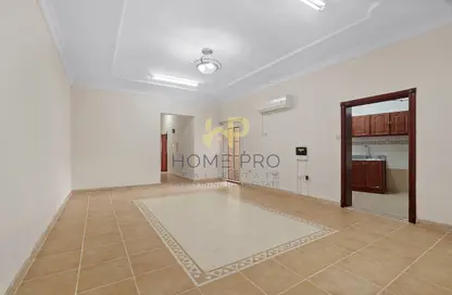 شقة - 3 غرف نوم - 2 حمامات للايجار في شارع المطار القديم - طريق المطار القديم - الدوحة