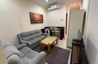 Apartment - Studio - 1 Bathroom for rent in Al Mansoura - Doha
