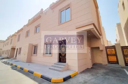 مجمع سكني - 6 غرف نوم - 6 حمامات للايجار في طريق سلوى - العزيزية - الدوحة