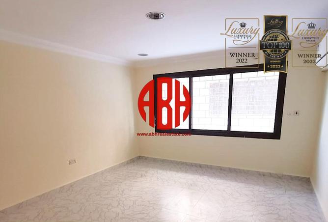 971906 - Property Image 2