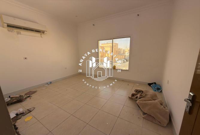 999208 - Property Image 2