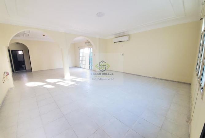 988696 - Property Image 3